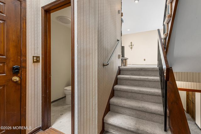 84 Diamond Lane, Old Bridge, NJ 08857