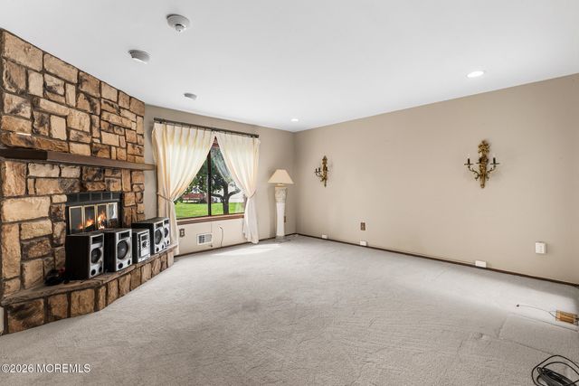 84 Diamond Lane, Old Bridge, NJ 08857