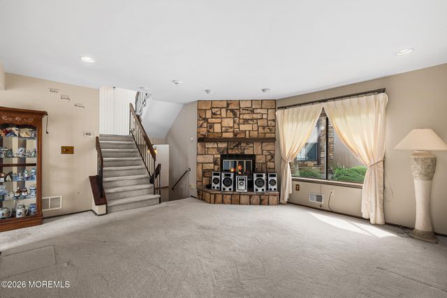 84 Diamond Lane, Old Bridge, NJ 08857