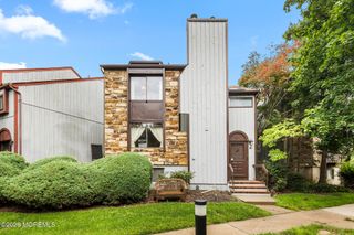 84 Diamond Lane, Old Bridge, NJ 08857