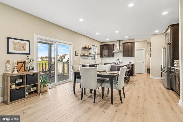 220 PEBBLE DR, Elizabethtown, PA 17022