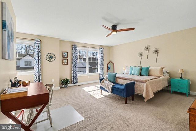 220 PEBBLE DR, Elizabethtown, PA 17022