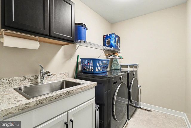 220 PEBBLE DR, Elizabethtown, PA 17022