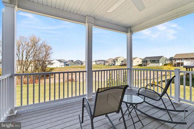 220 PEBBLE DR, Elizabethtown, PA 17022