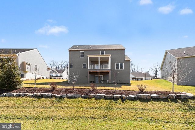 220 PEBBLE DR, Elizabethtown, PA 17022