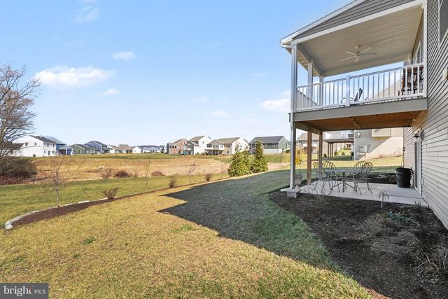 220 PEBBLE DR, Elizabethtown, PA 17022