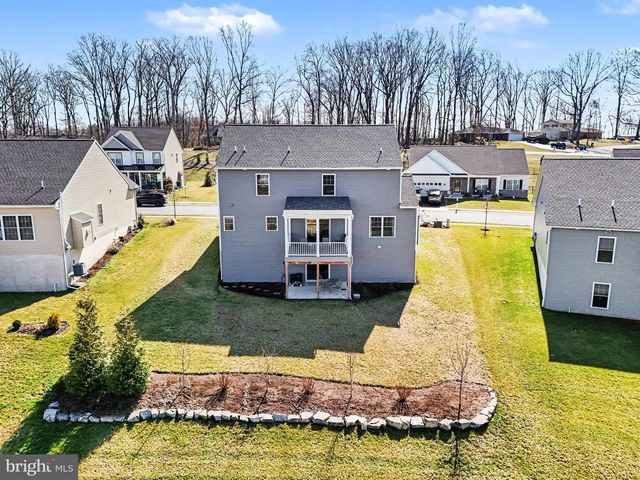 220 PEBBLE DR, Elizabethtown, PA 17022
