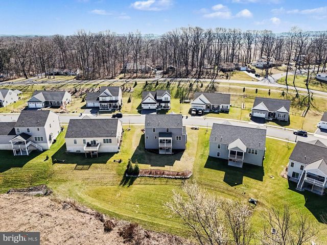 220 PEBBLE DR, Elizabethtown, PA 17022