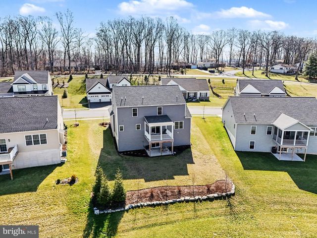 220 PEBBLE DR, Elizabethtown, PA 17022