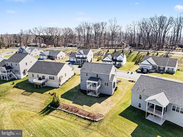 220 PEBBLE DR, Elizabethtown, PA 17022