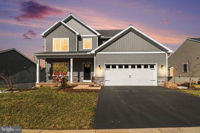 220 PEBBLE DR, Elizabethtown, PA 17022