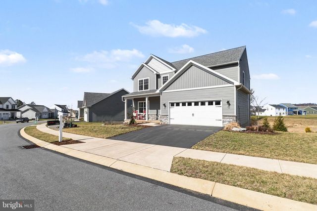 220 PEBBLE DR, Elizabethtown, PA 17022
