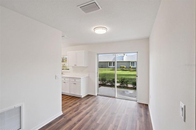 1075 N ROCKINGHAM AVENUE, Tavares, FL 32778