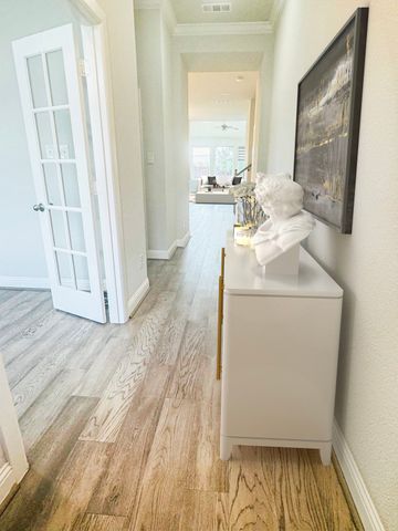 547 Paddock Way, Irving, TX 75039