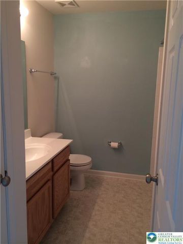 1073 Sparrow Way, Upper Macungie Twp, PA 18031