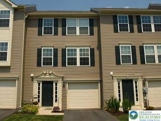 1073 Sparrow Way, Upper Macungie Twp, PA 18031