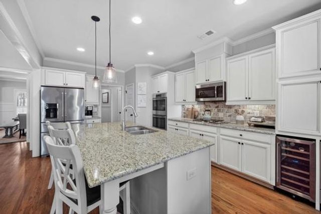 5455 Fishermans Cove, Gainesville, GA 30506