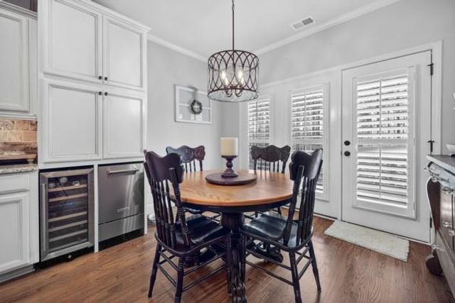 5455 Fishermans Cove, Gainesville, GA 30506