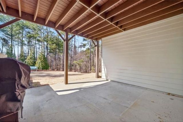 5455 Fishermans Cove, Gainesville, GA 30506