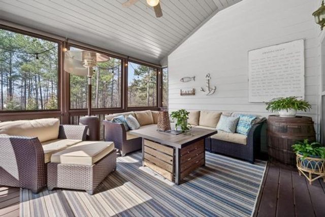 5455 Fishermans Cove, Gainesville, GA 30506