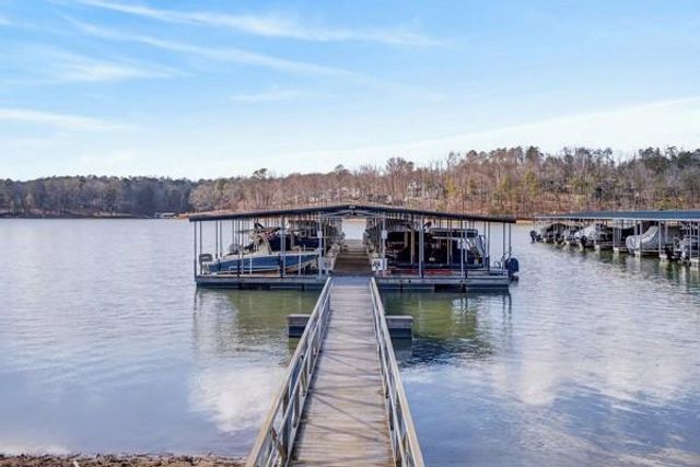 5455 Fishermans Cove, Gainesville, GA 30506