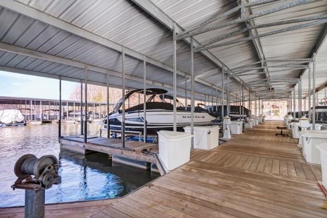 5455 Fishermans Cove, Gainesville, GA 30506