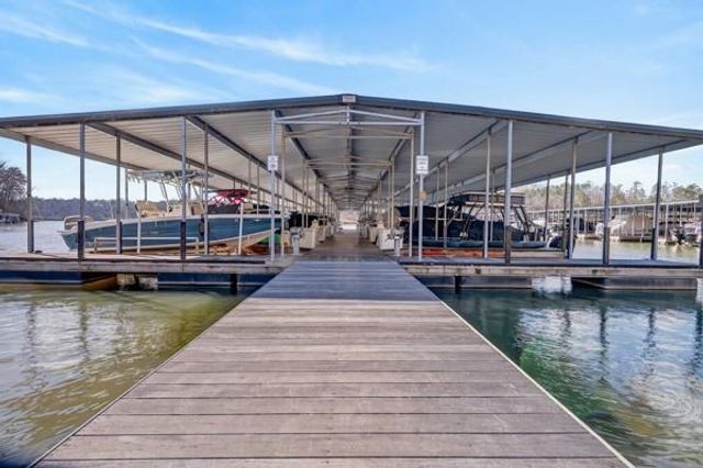 5455 Fishermans Cove, Gainesville, GA 30506