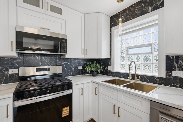 8642 S Indiana Avenue, Chicago, IL 60619