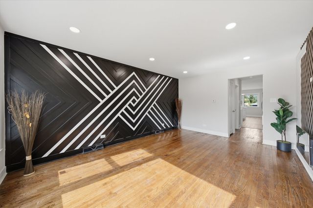 8642 S Indiana Avenue, Chicago, IL 60619