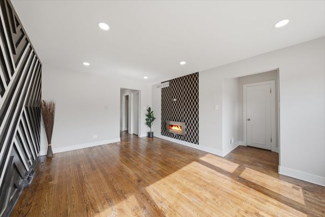 8642 S Indiana Avenue, Chicago, IL 60619