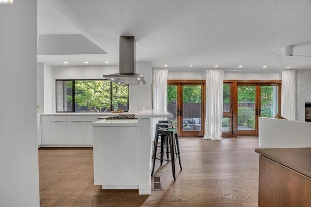 300 Andros Dr, San Ramon, CA 94582