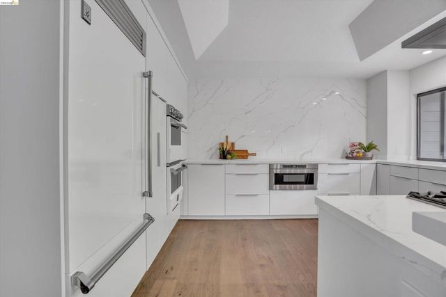 300 Andros Dr, San Ramon, CA 94582