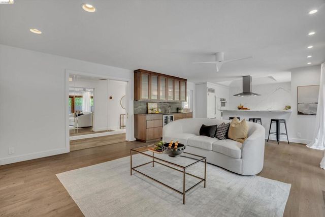 300 Andros Dr, San Ramon, CA 94582