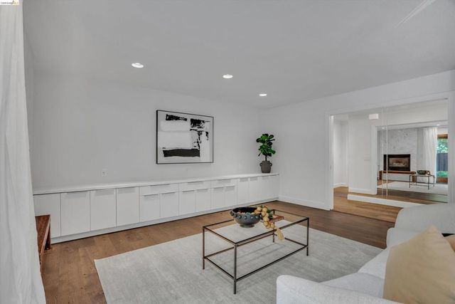 300 Andros Dr, San Ramon, CA 94582