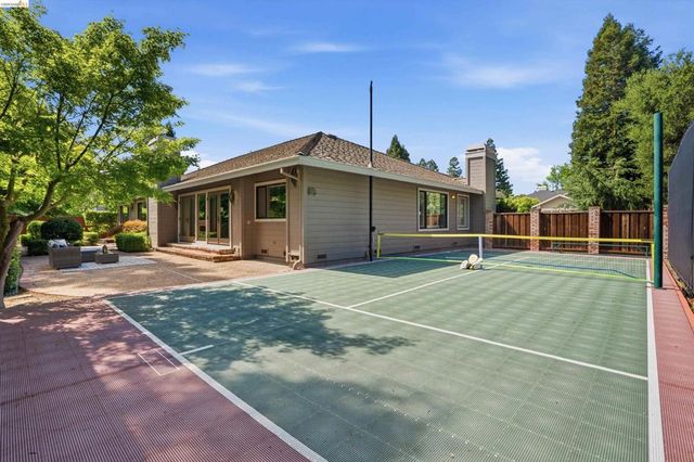 300 Andros Dr, San Ramon, CA 94582