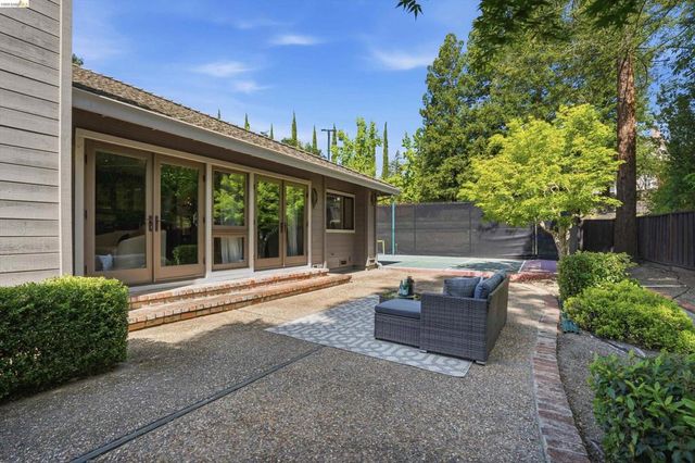 300 Andros Dr, San Ramon, CA 94582