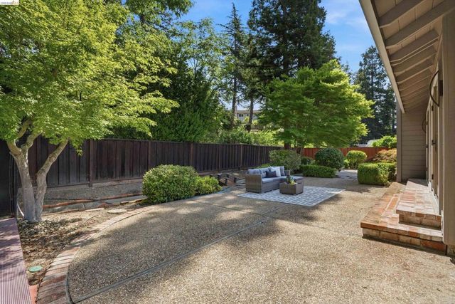 300 Andros Dr, San Ramon, CA 94582