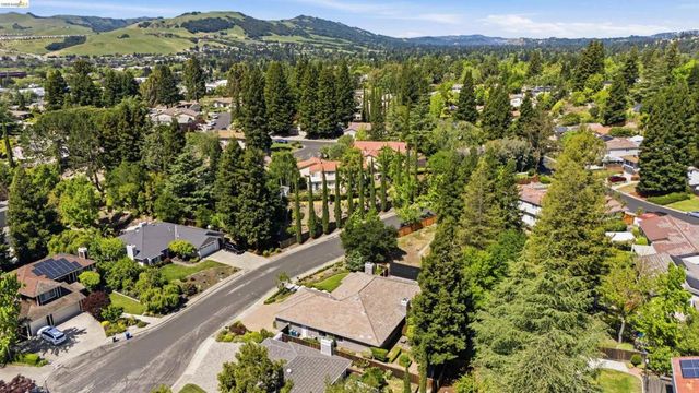 300 Andros Dr, San Ramon, CA 94582