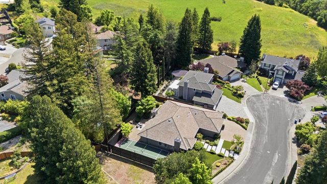 300 Andros Dr, San Ramon, CA 94582