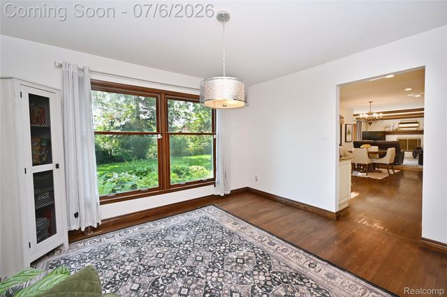 3798 Ledge Drive, Troy, MI 48084