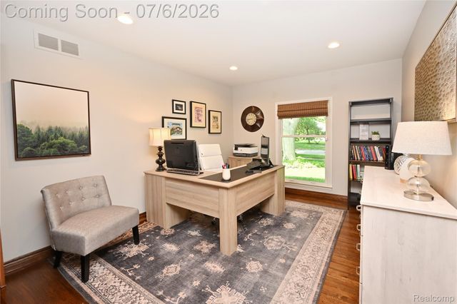 3798 Ledge Drive, Troy, MI 48084