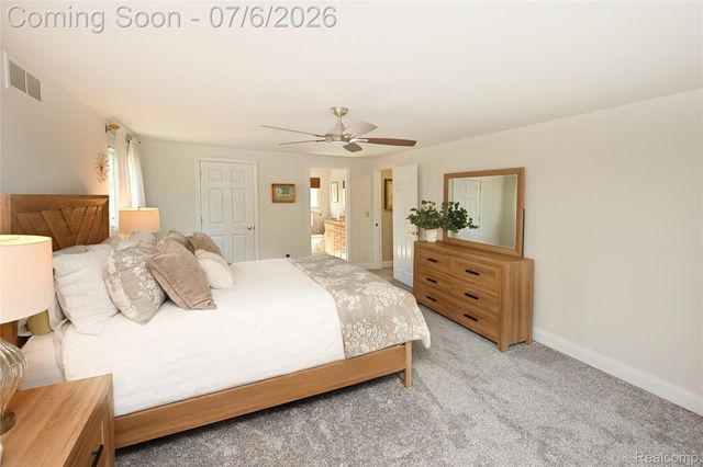 3798 Ledge Drive, Troy, MI 48084
