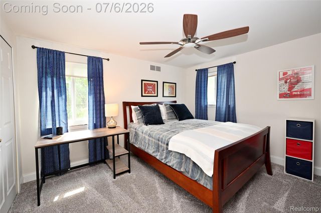3798 Ledge Drive, Troy, MI 48084