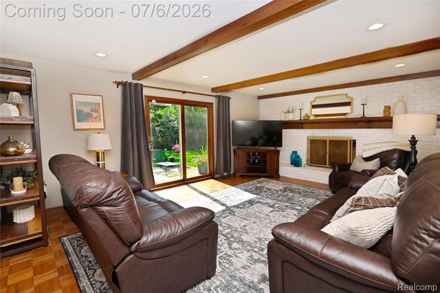 3798 Ledge Drive, Troy, MI 48084
