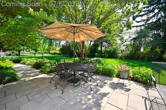 3798 Ledge Drive, Troy, MI 48084