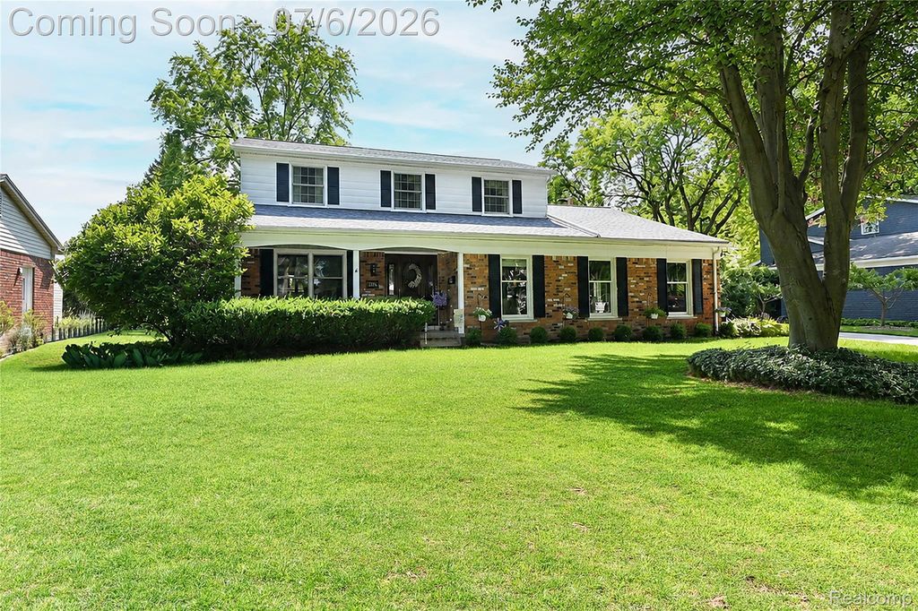 3798 Ledge Drive, Troy, MI 48084