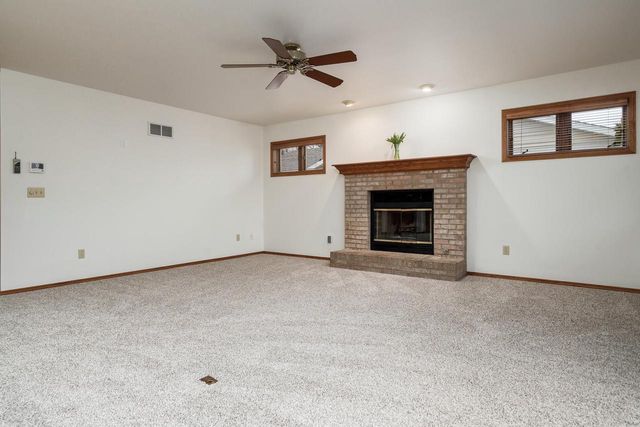 4013 Bordeaux Drive, Janesville, WI 53546