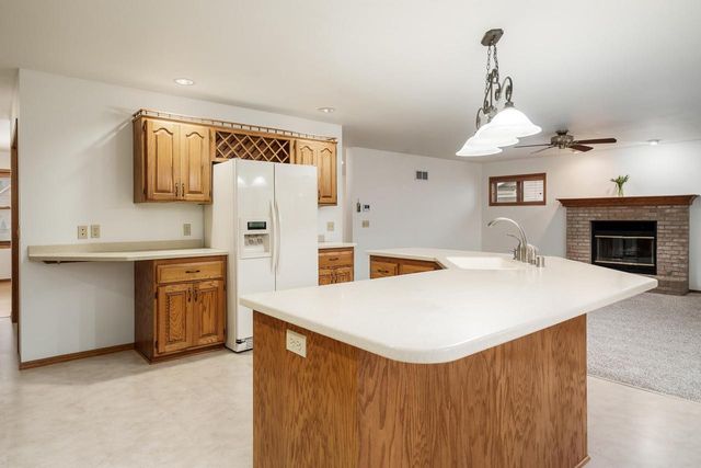 4013 Bordeaux Drive, Janesville, WI 53546