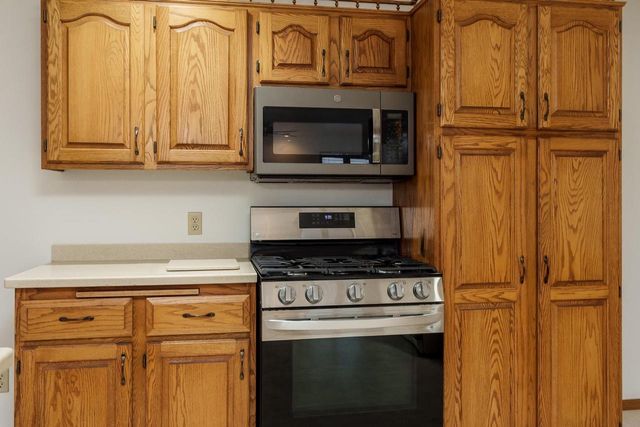 4013 Bordeaux Drive, Janesville, WI 53546