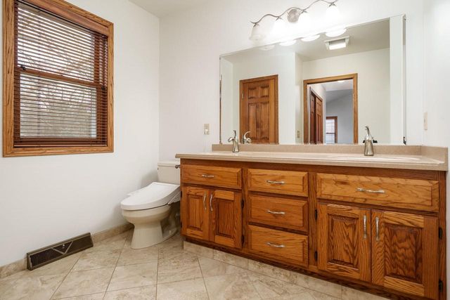 4013 Bordeaux Drive, Janesville, WI 53546